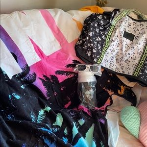 BNWT VS PINK Beach Bundle